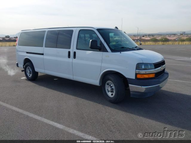 2017 CHEVROLET CG3300
